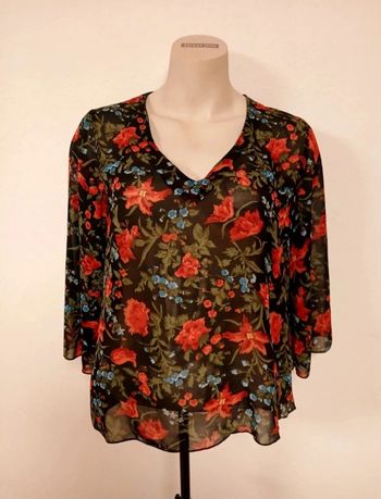 Blouse noire à fleurs neuve avec étiquette 