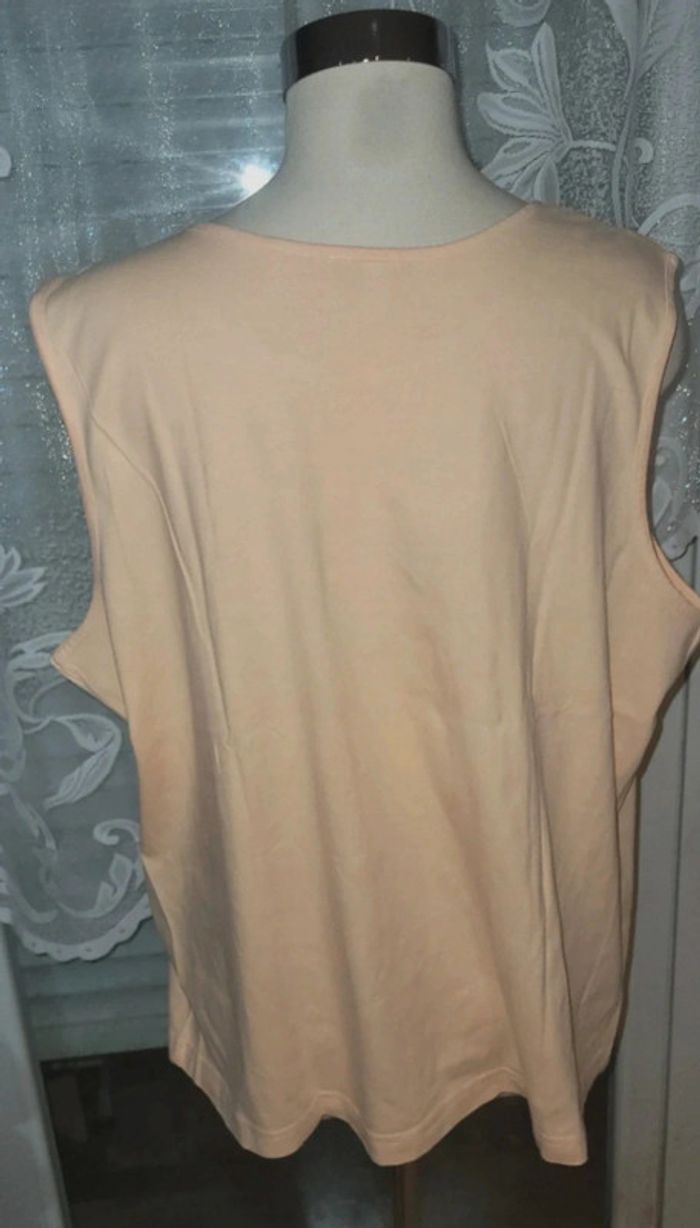 Tee-shirt beige sans manches – Simplicité et confort - photo numéro 3