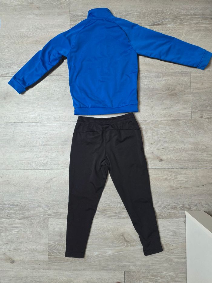 Ensemble de survetement puma taille 5-6 ans tres bonne etat - photo numéro 4