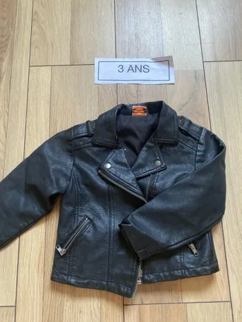 Veste simili cuir noir 3 ans