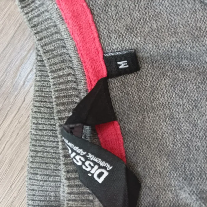 pull homme col V - photo numéro 4