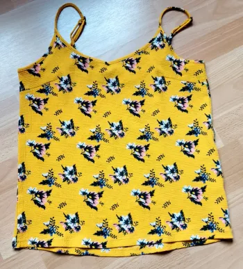 Top à bretelles jaune moutarde fleuri