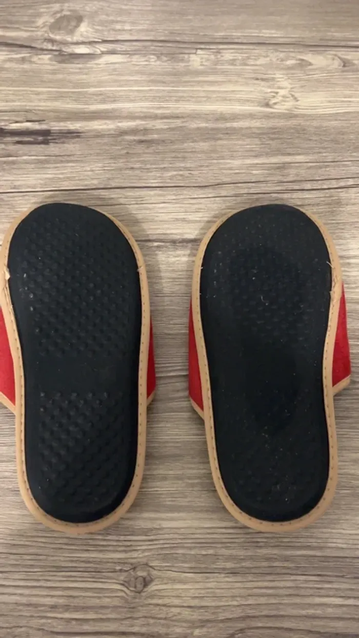 Pantoufles / chaussons 41 - photo numéro 2