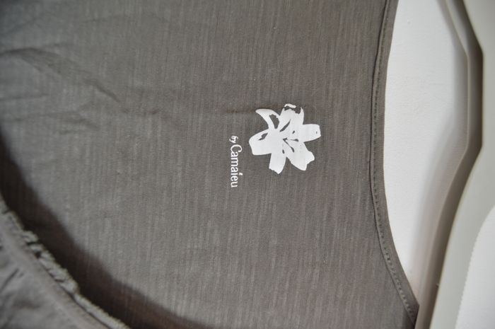 Haut Camaïeu gris kaki manches courtes col noué taille L - photo numéro 2