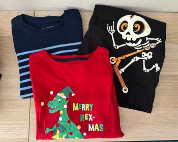 Lot de vêtements garçon 8ans 28 pièces
