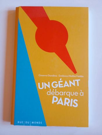 Un géant débarque à Paris