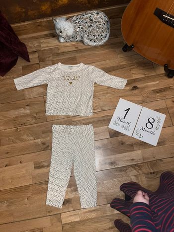 Bel ensemble très bon état kiabi 18mois