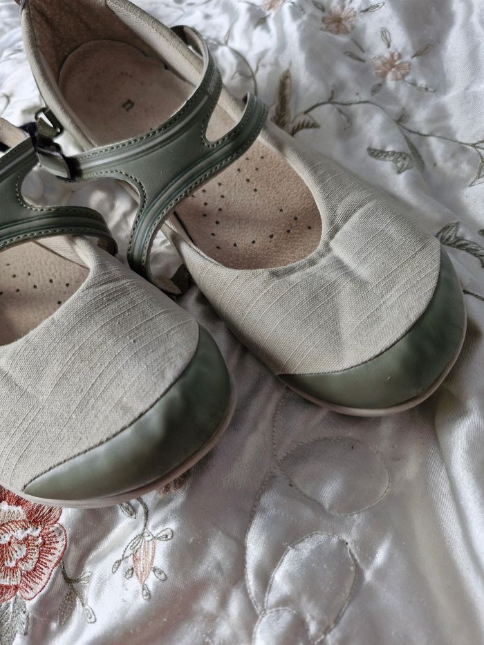 Magnifiques ballerines a bride ton vert - photo numéro 2