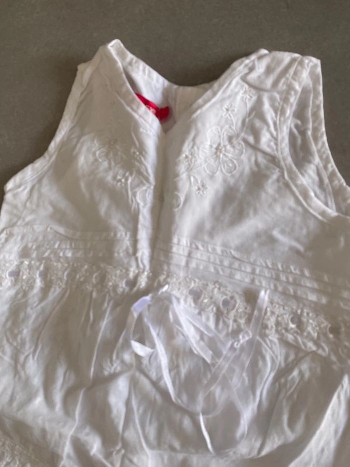 Robe d été brodé taille 4 ans neuve - photo numéro 2