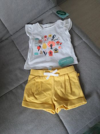 Ensemble t-shirt et short Obaïbi taille 3 mois neuf avec étiquettes