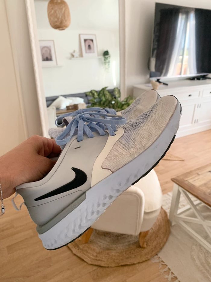Baskets de Running Nike Odyssey React en pointure 38,5 - photo numéro 2