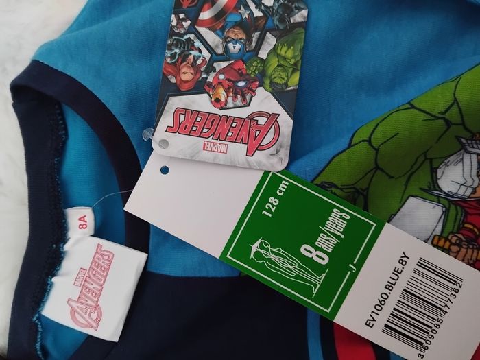 Tee-shirt garçon Avengers Marvel neuf avec étiquettes 8 ans - photo numéro 4