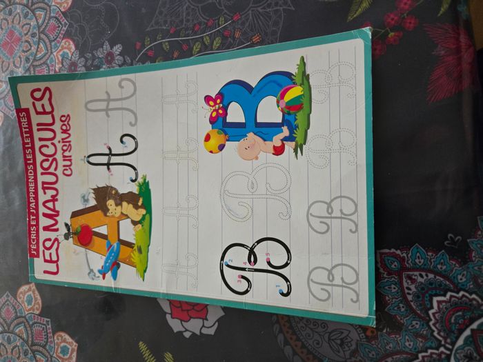 Livre d activités sur les majuscules cursives