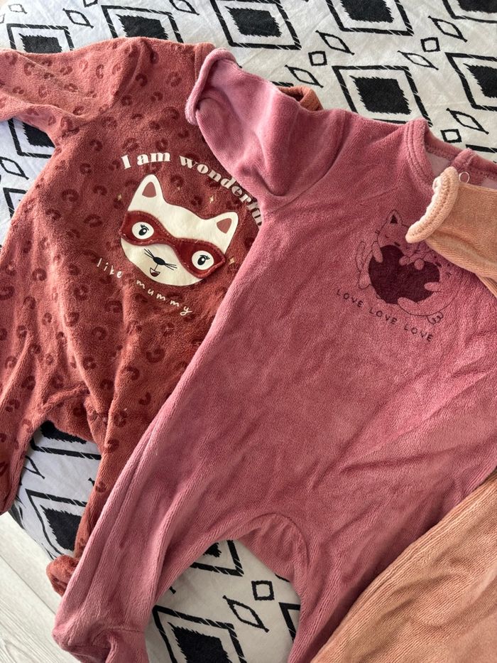 Lot pyjamas taille 1 mois - photo numéro 2