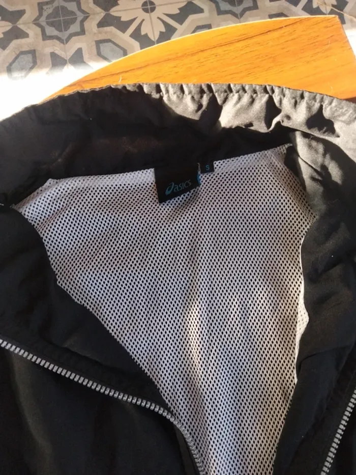 Veste Asics taille S - photo numéro 6