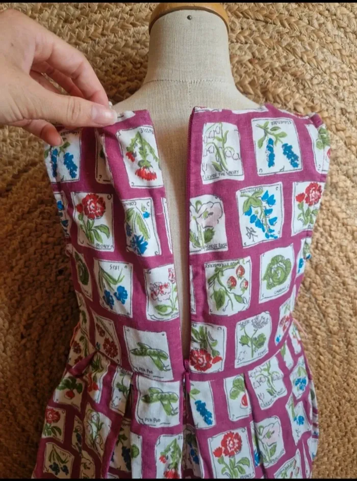 Jolie robe en lin violet à motifs fille mini boden 3 ans - photo numéro 5
