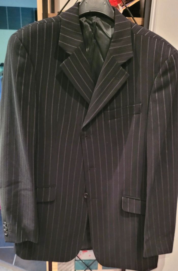 Costume à rayures