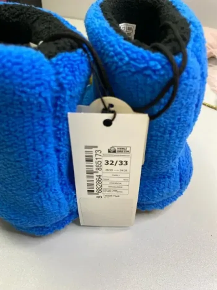 Chaussons chaud garçon (neuf) - Taille 32/33 - photo numéro 2
