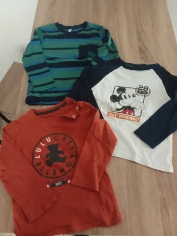 🌹lot de 3 hauts 3 ans 🌹