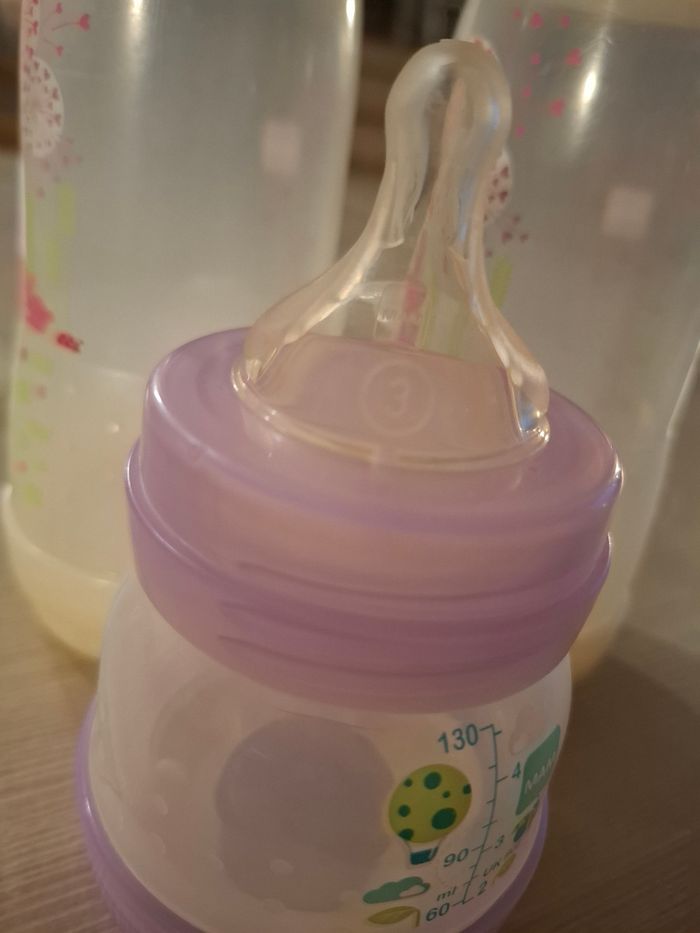 Lot 3 biberons mam avec tétines - photo numéro 3