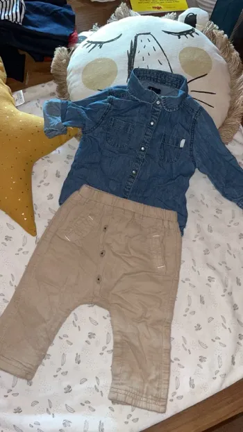 Chemise en jeans/ pantalon sarouel kiabi 9 mois