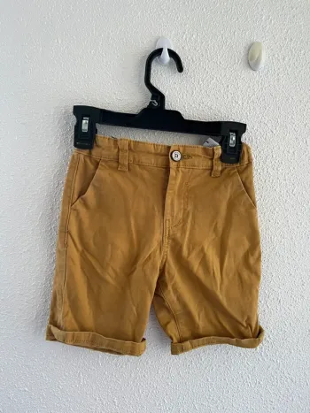 Short ajustable taille 4/5 ans 💫