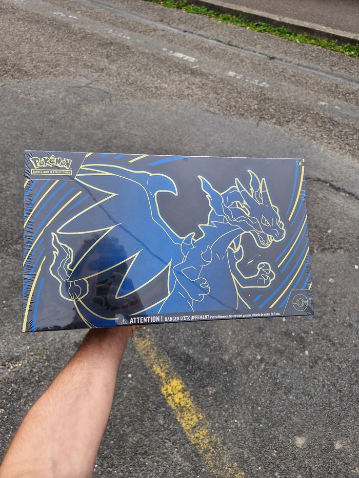 UPC Coffret Dresseur d'Elite pokémon flammes fantasmagoriques