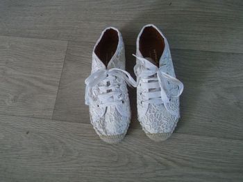 Baskets HEYRAUD blanches dentelle très chic taille 37 TBE