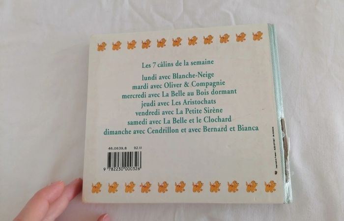 Livre les 7 câlins de la semaine disney - photo numéro 3