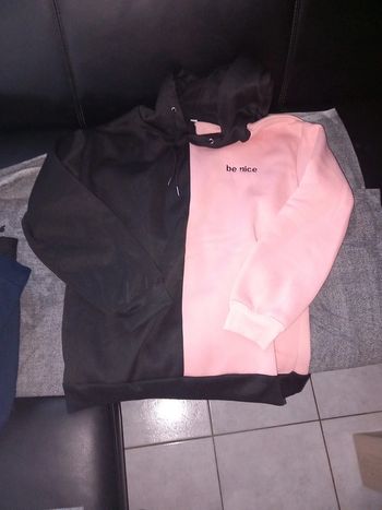 Pull à capuche neuf
