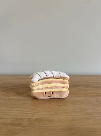Peluche pâtisserie Jellycat millefeuille