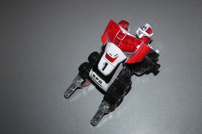 Figurine Megazord SPD 2004 - Power rangers - photo numéro 3