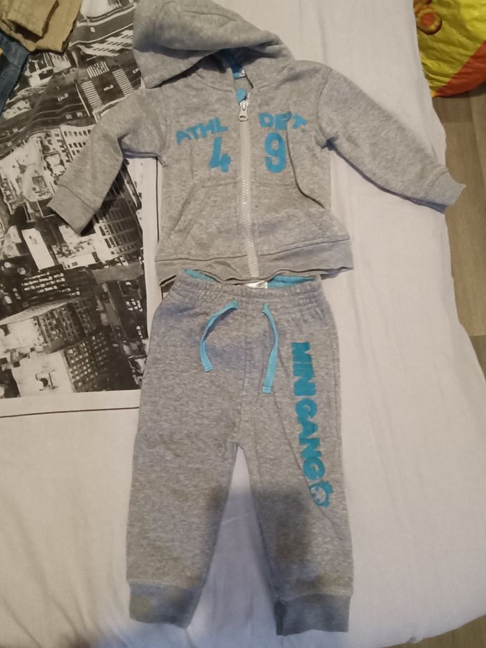 Lot ensembles 6 mois - photo numéro 2