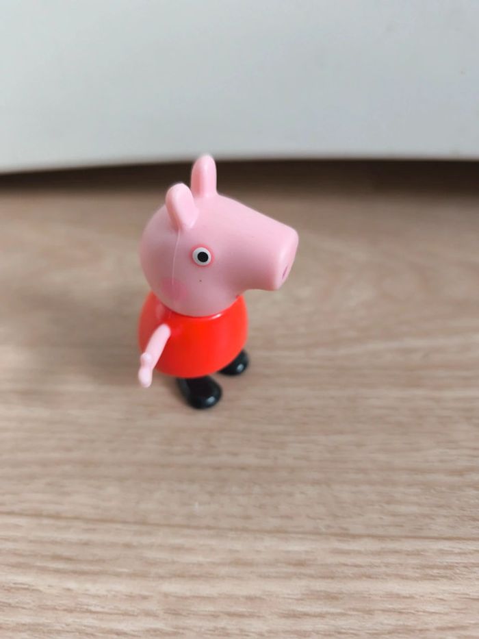 Figurine Peppa pig - photo numéro 2