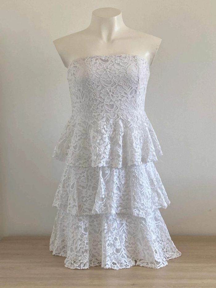Robe chic bustier à dentelle broderie anglaise 34/36 Jennyfer