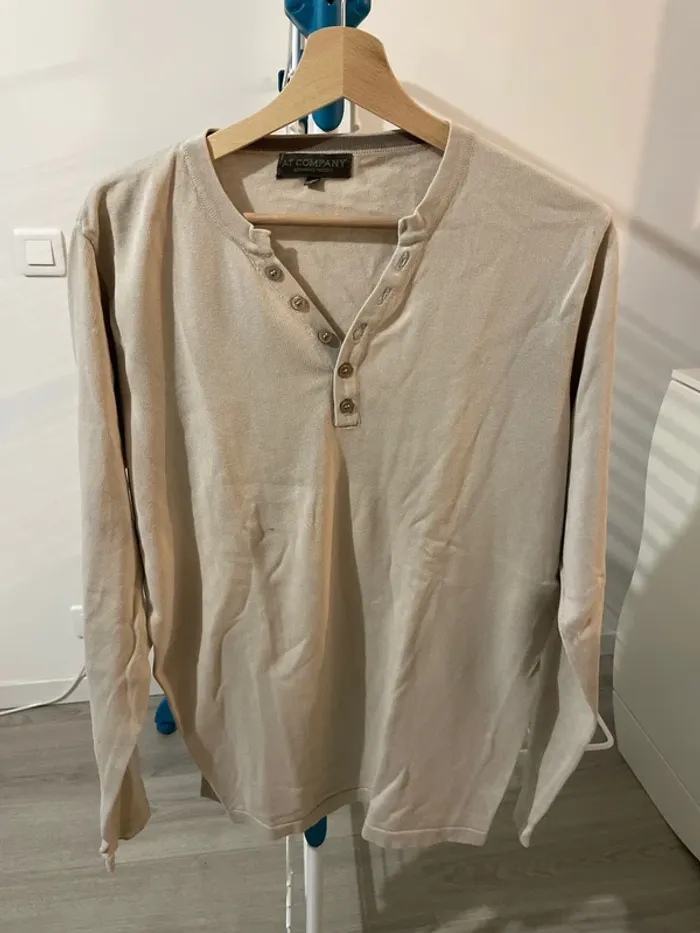 Pull léger col en V