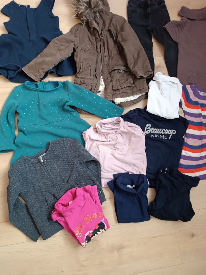 Lot vêtements 4 ans - photo numéro 2
