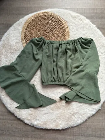 Top court et manches fluides