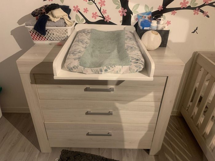Lit bébé+ commode - photo numéro 2