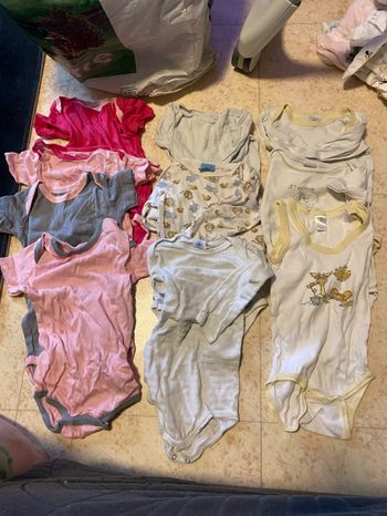 Lot bodies bébé