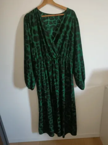 Robe longue verte léopard