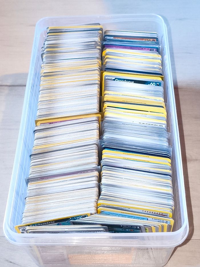 Lot de 100 cartes Pokémon VF en très bon état