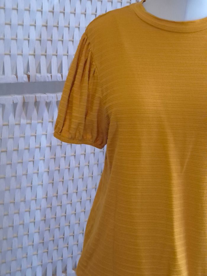 Joli T-shirt jaune moutarde texturé manches bouffantes Creeks femme TM / 38 - photo numéro 4
