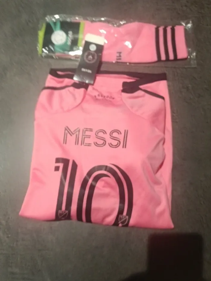 Tenue foot Léo Messi Inter Miami rose. T.30 - photo numéro 4