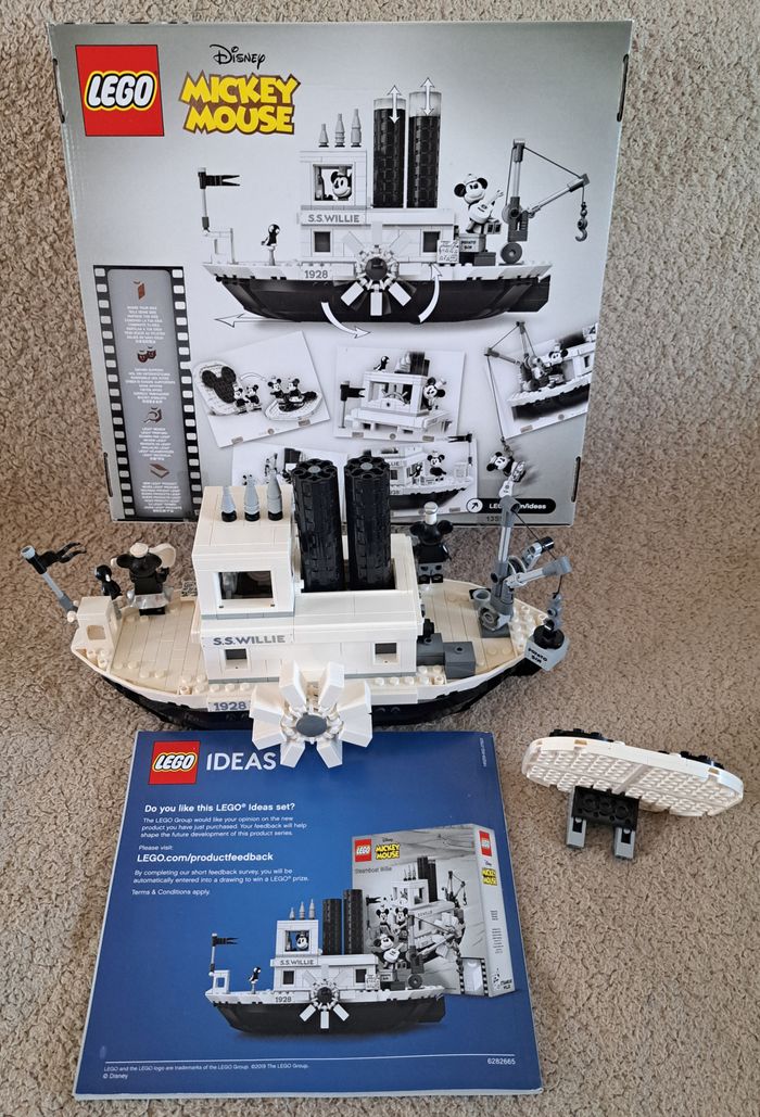 Lego Ideas set 21317 Steamboat Willie (Disney Mickey Mouse) - photo numéro 2