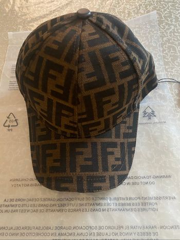 Casquette Fendi marron