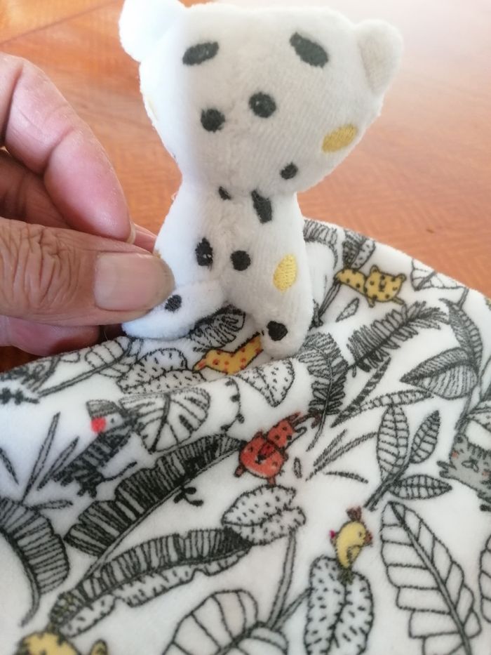 Doudou plat tête de léopard dpam - photo numéro 4