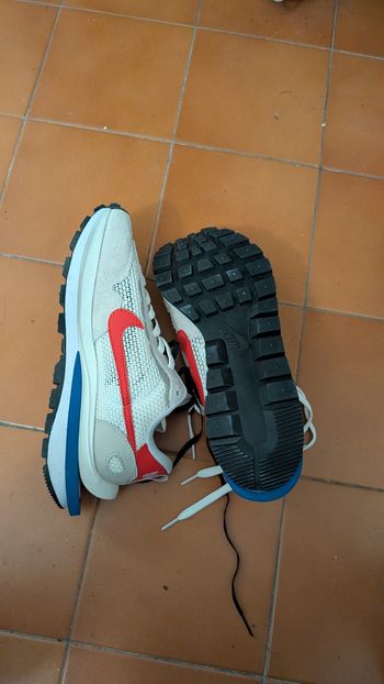 Sacai x Nike VaporWaffle royal fuchsia