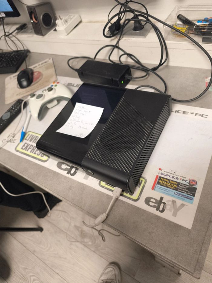 Xbox 360 E sans HDD seule - photo numéro 3