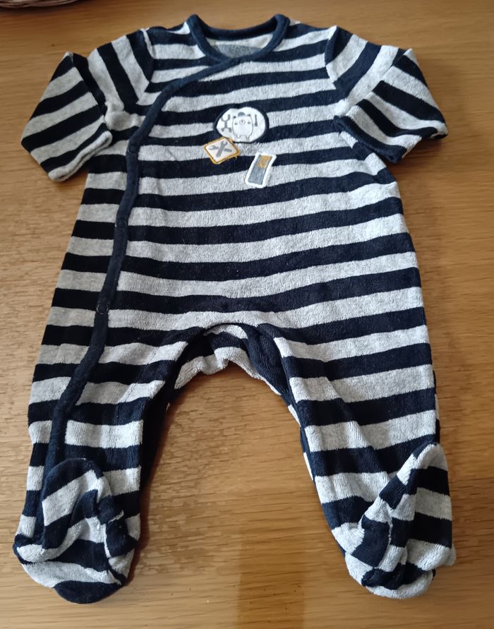 Pyjamas 3 mois - photo numéro 3